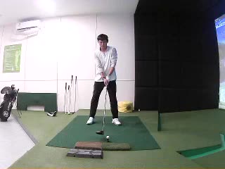 北京凤凰健身俱乐部室内高尔夫