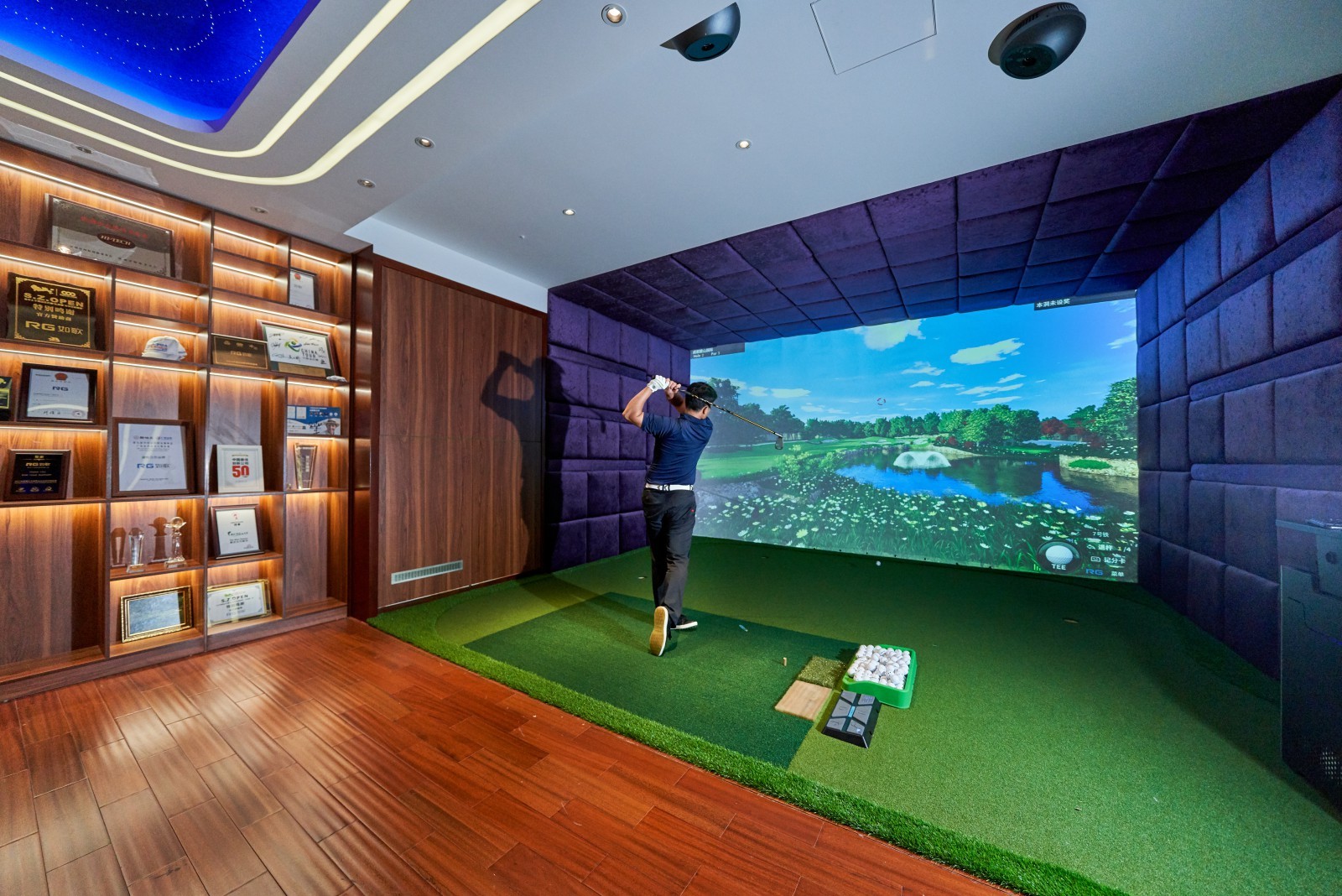高尔夫会所室内高尔夫装修效果图 – 设计本装修效果图