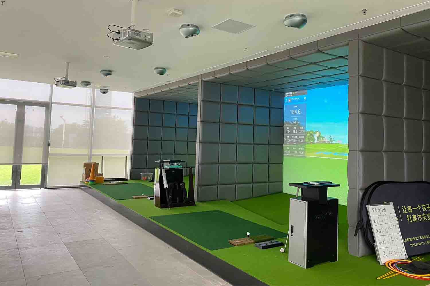 武汉爱莎国际学校高尔夫运动馆